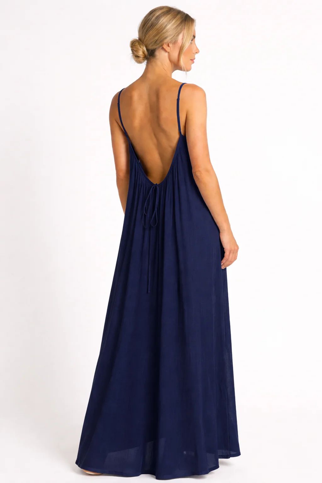 Robe Élégance Intemporelle™ – Dos Nu Luxe
