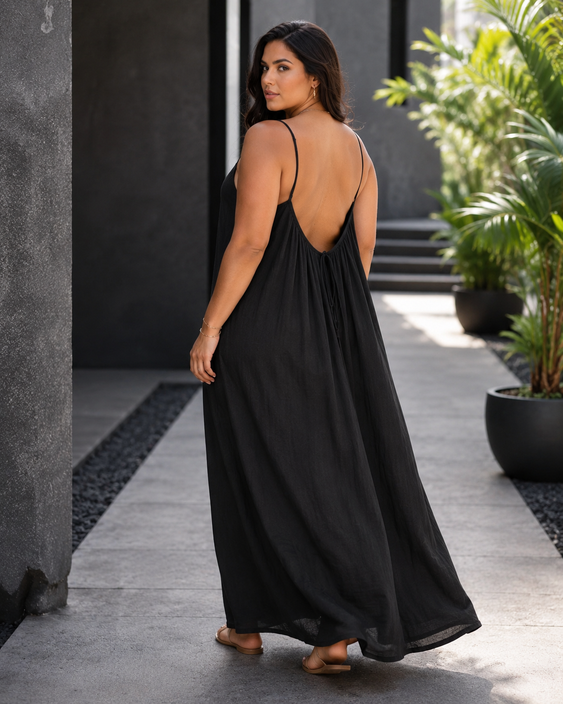 Robe Élégance Intemporelle™ – Dos Nu Luxe